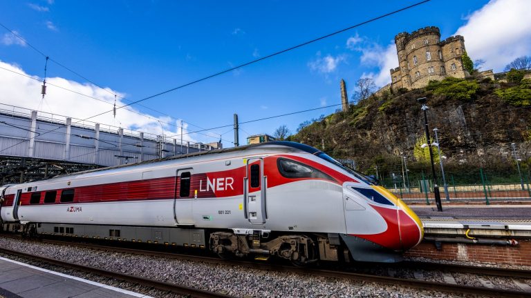 LNER Restores Flying Scotsman Service to Historic Mid-Morning Time Slot
