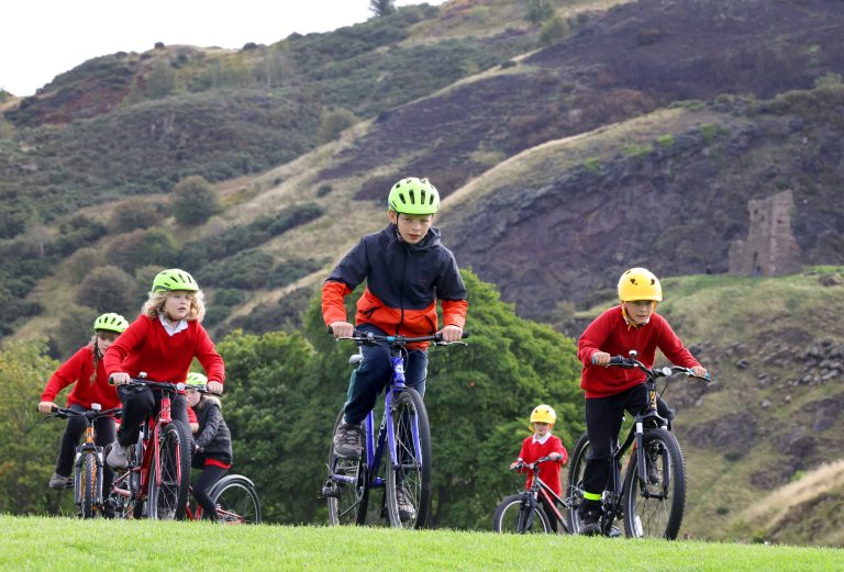 2300 Children Take Part in Scotland’s Largest Outdoor Learning Event at Holyrood Park